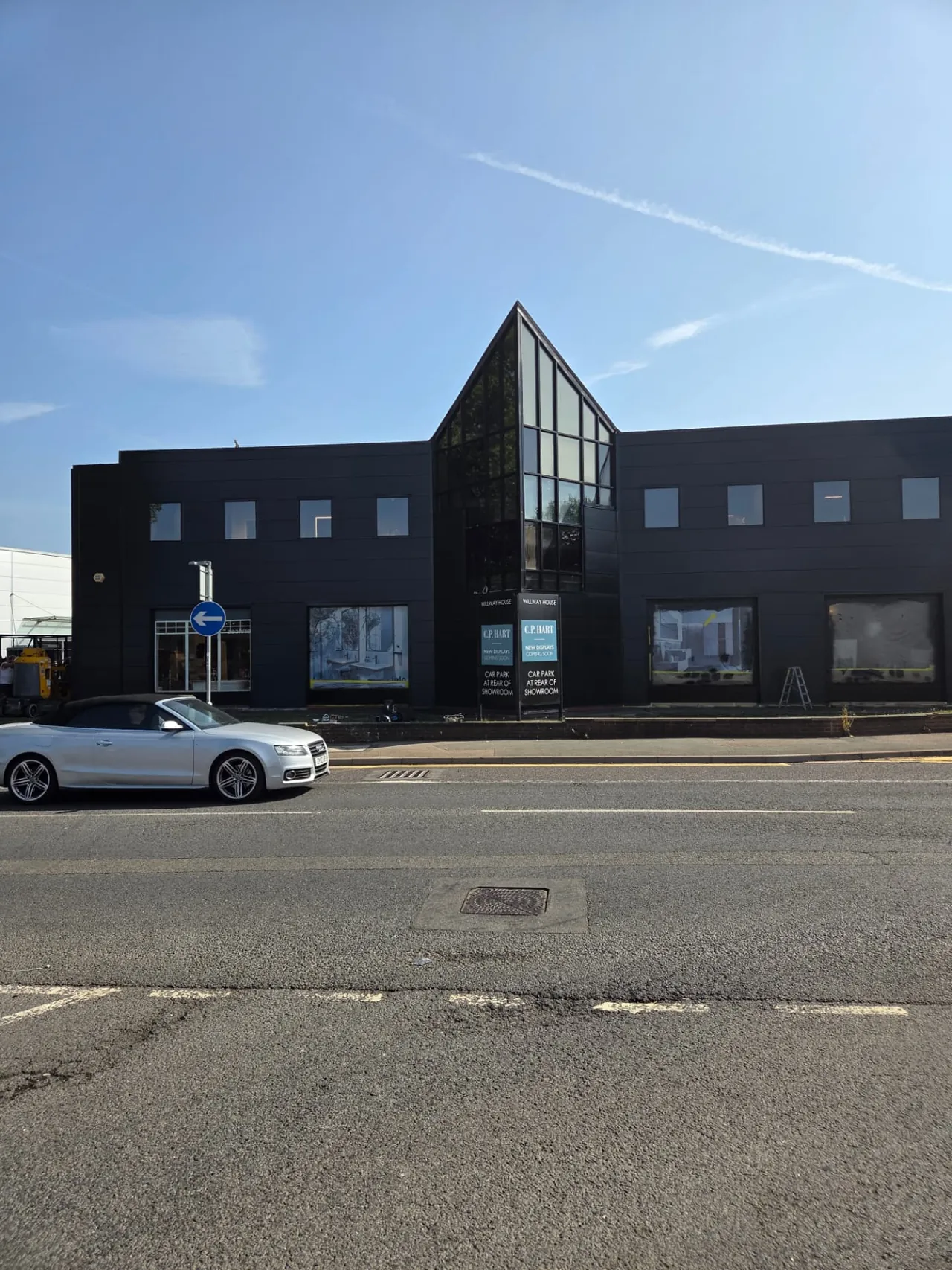 Completed CD Bathrooms showroom in Reading with RAL 7021 black grey cladding and RAL 9005 jet black windows and doors